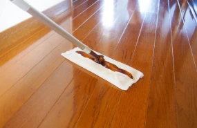 床のワックスがけ後の掃除にはどんな方法が適切なの？
