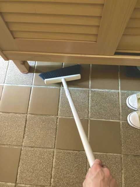 基本は掃き掃除です