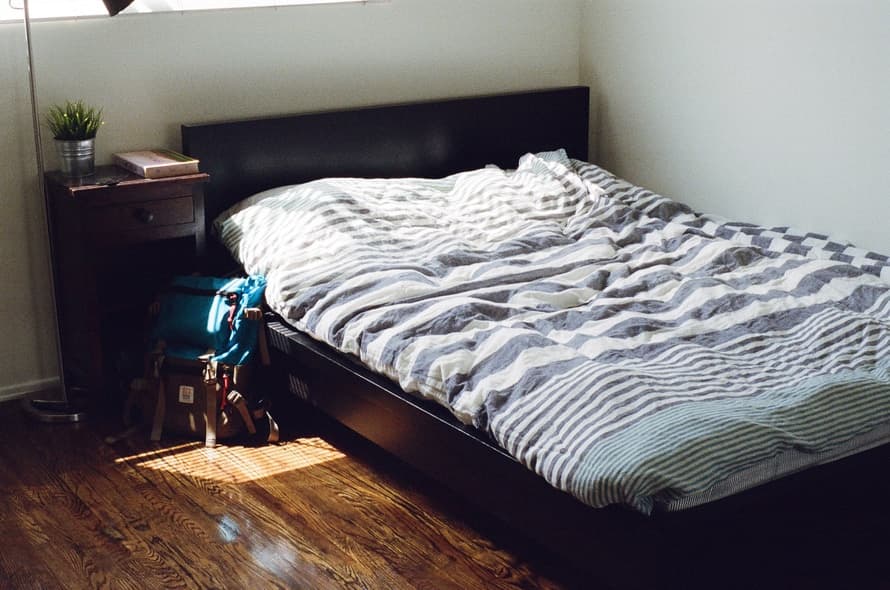 ベッドなどの木製家具を購入の際にホルムアルデヒド吸着シートが付いていることがあります