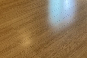 ２年前に新居を購入した際にお願いしたのですが、今でも綺麗なまま、傷もつきにくく満足しています。